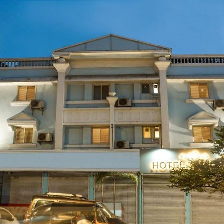 Treebo Trip Meadow Inn Mumbai Exterior foto